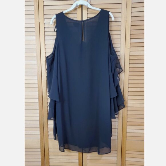 CITY CHIC Plus Size Hi-Low Cold Shoulder Long Sleeve Top - Picture 9 of 11